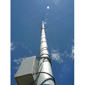 2003: Instalación de una torre de 40m propia en Las Chinchas