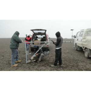 2013: Una torre de medición eólica de 80m para el INP