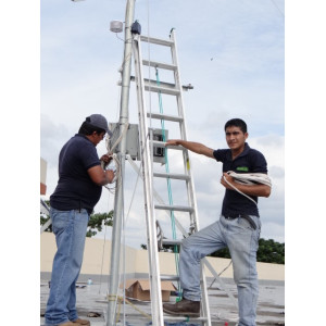 2014: Torre de medición eólica para la Universidad de Milagro