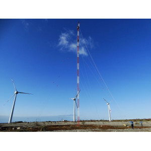 2014: Construcción e instalación de una torre de medición en Baltra
