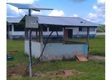 2014: Instalación de sistemas de bombeo solar para la EEQ en "Tres Fronteras"