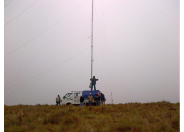2015: Torre de medición de 34m para UTA Ambato