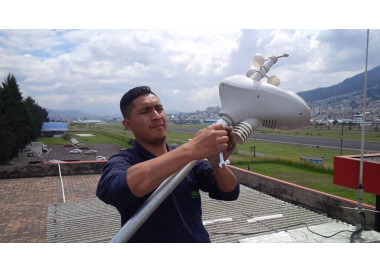 2017: Una estación meteorologica para el Cuerpo de Bomberos de Quito