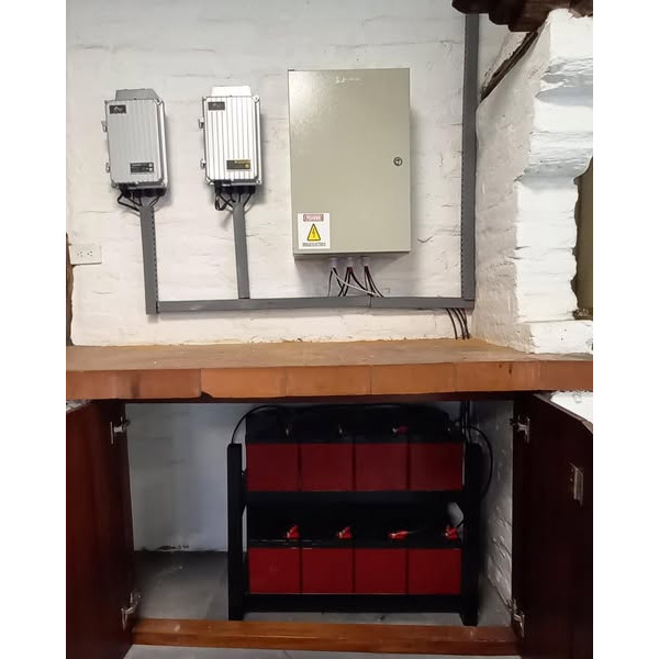 2022: Un sistema con inversores STUDER para la USFQ