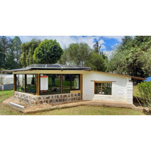 2022: Un sistema con inversores STUDER para la USFQ