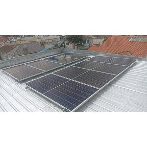 2024: Un sistema Growatt con dos inversores SPF3k en serie para 110/220VAC